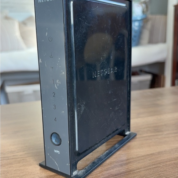 NETGEAR Black Cable Modem - Picture 10 of 11